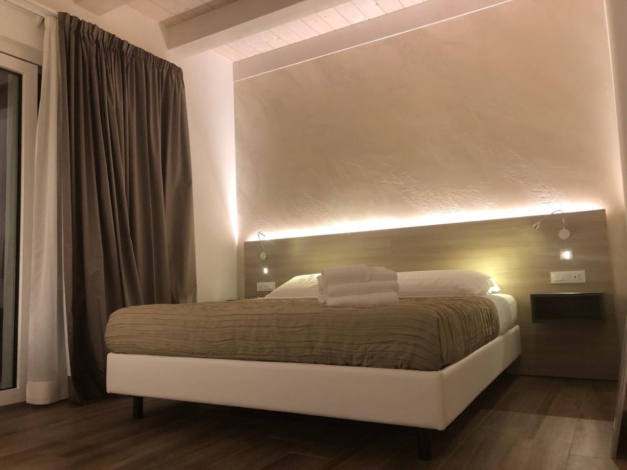 Casablanca Hotel 시비타노바 마르셰 외부 사진
