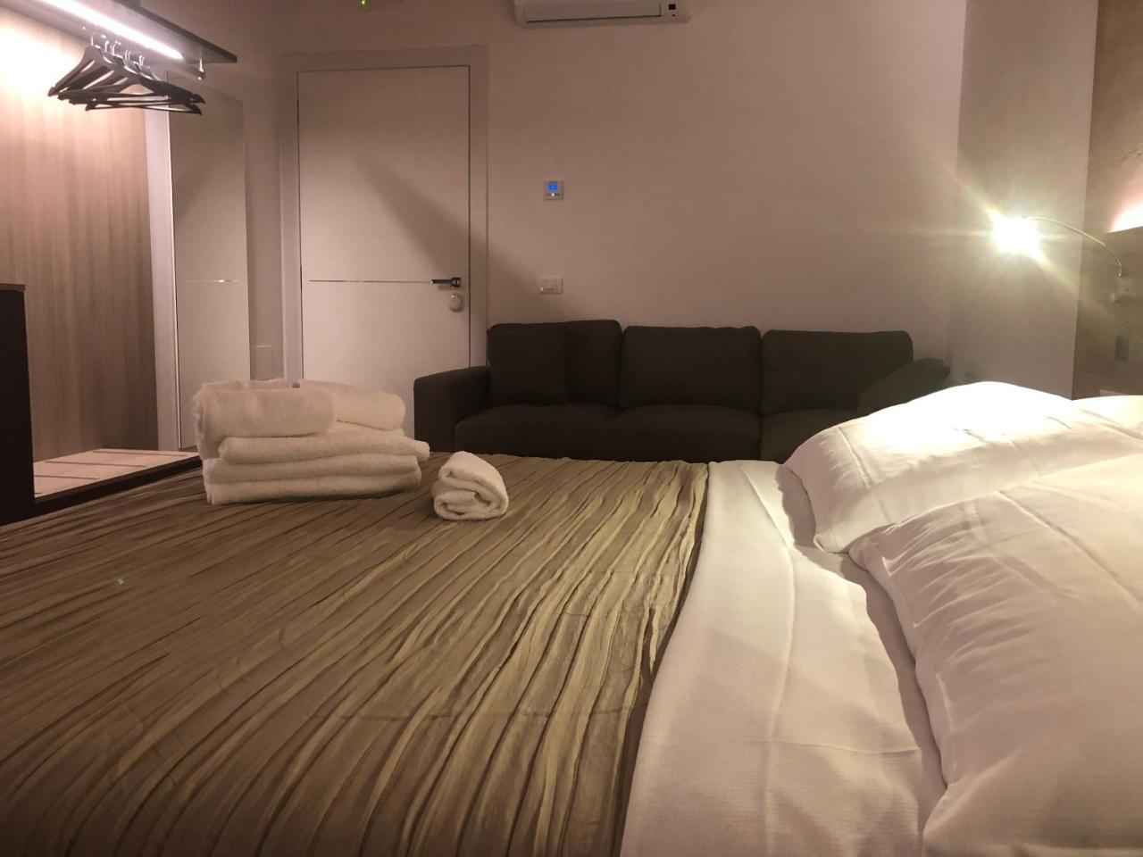 Casablanca Hotel 시비타노바 마르셰 외부 사진