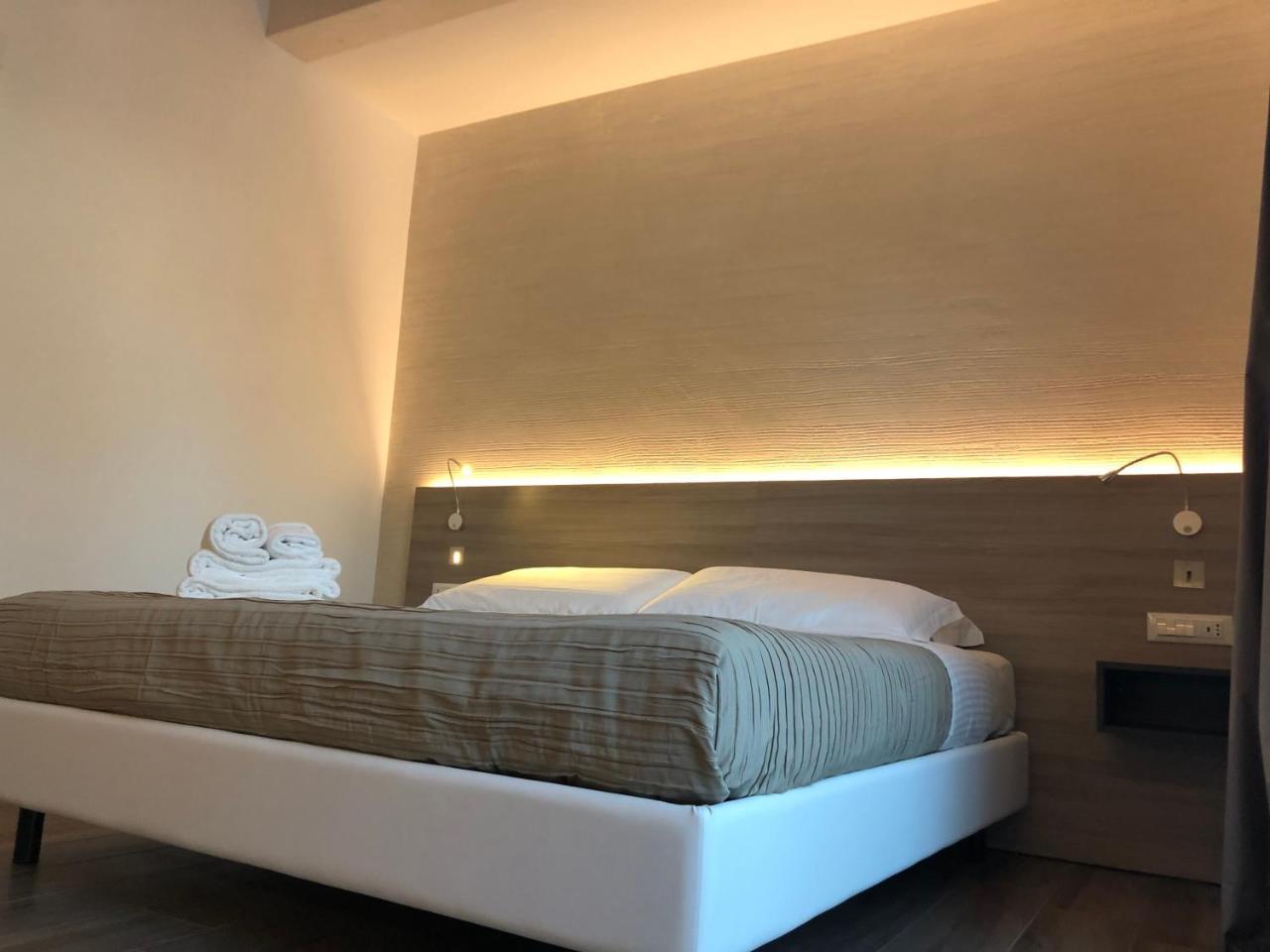 Casablanca Hotel 시비타노바 마르셰 외부 사진