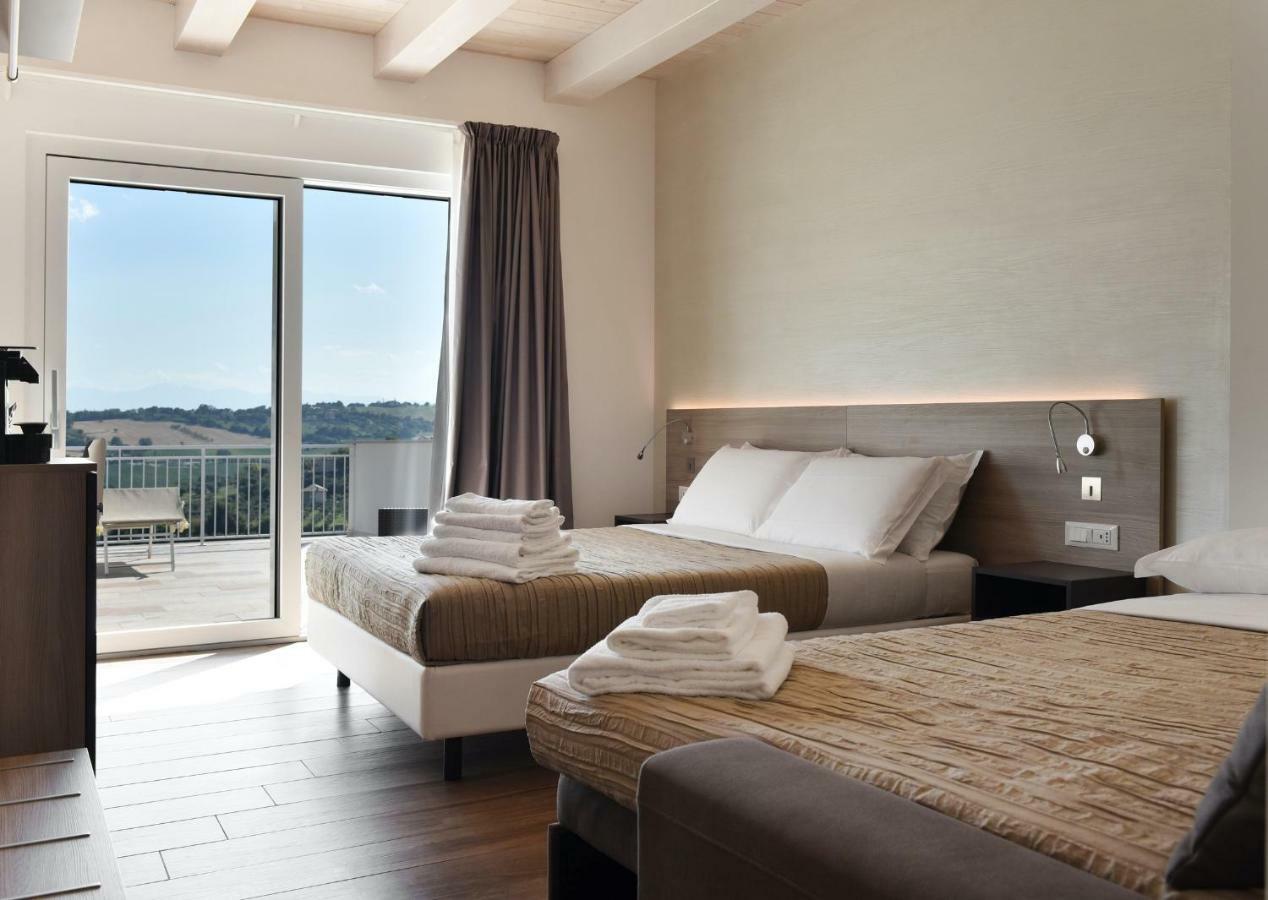 Casablanca Hotel 시비타노바 마르셰 외부 사진